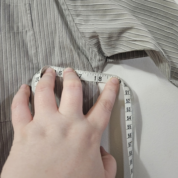 Mens dockers gray and white striped button down shirt! - Picture 3 of 4
